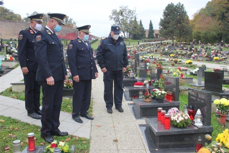 Slika /slike/svi sveti_2020 (1).jpg